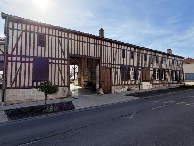 Propriete à vendre 10 pièces Proche de SAINT DIZIER 51