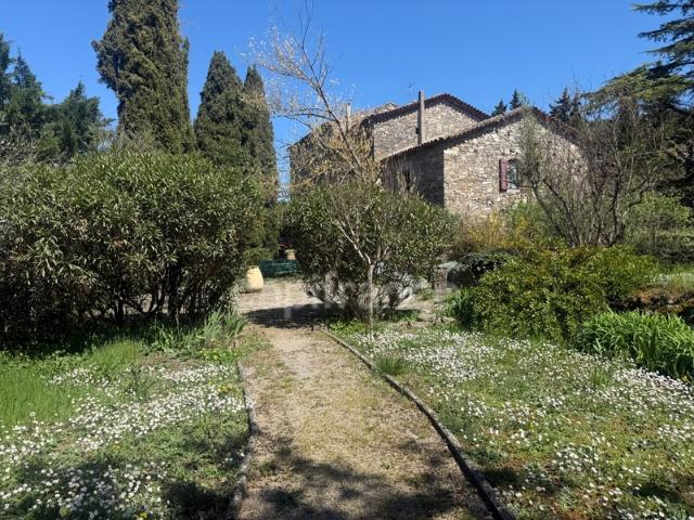 Propriété à vendre 11 pièces /Anduze 30 authentique Mas Cévenol sur terrain 2615 m2