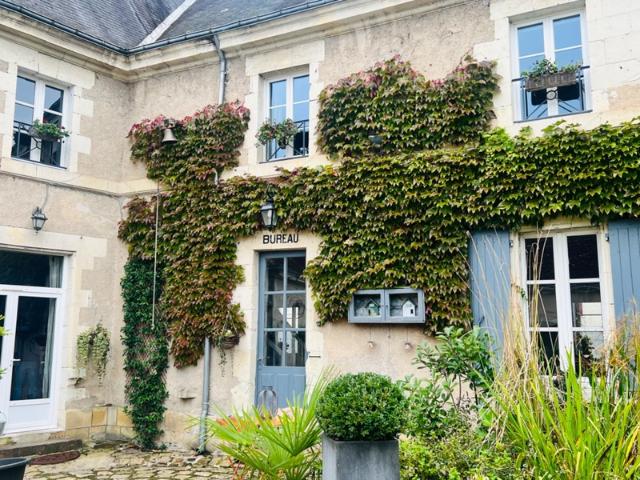 Propriete à vendre 12 pièces LES ORMES 86