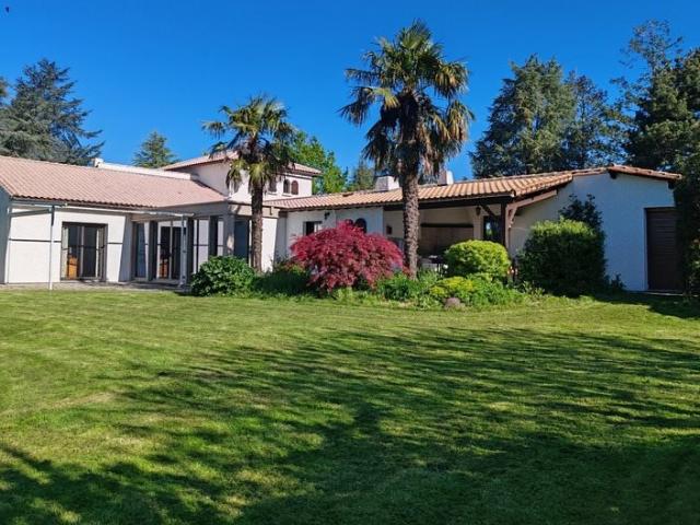 Propriete à vendre 12 pièces L'oie 85 334m² L'Oie