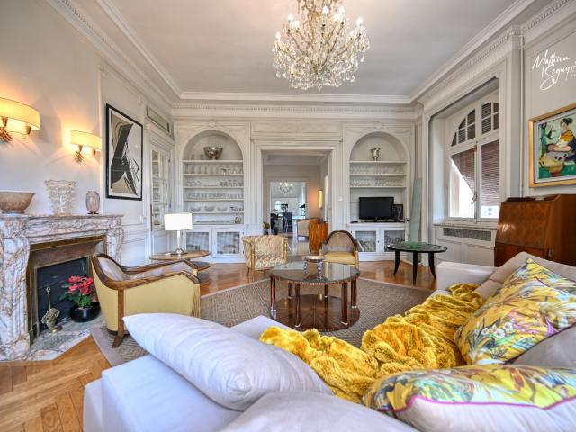 CHAZELLES SUR LYON Propriété de Prestige