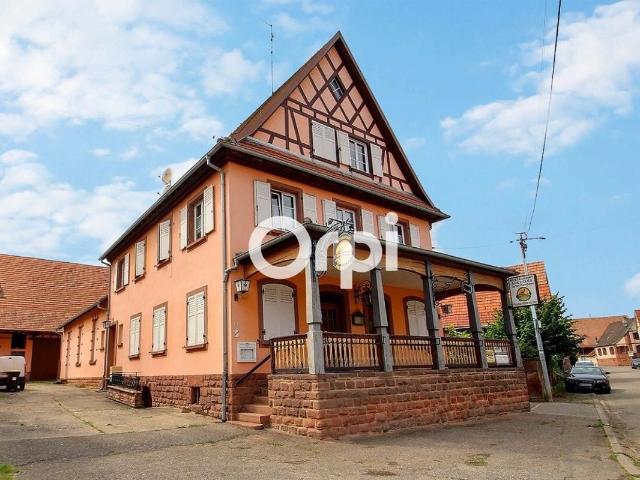 Propriété Polyvalente avec Restaurant, Appartements, dépendances