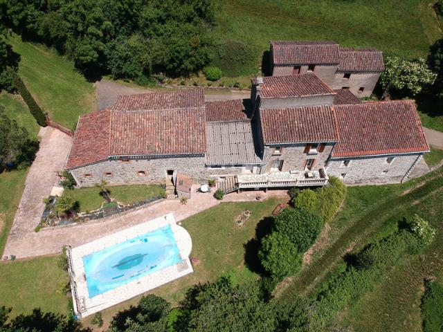 Propriete à vendre 6 pièces LE TRAVET 81