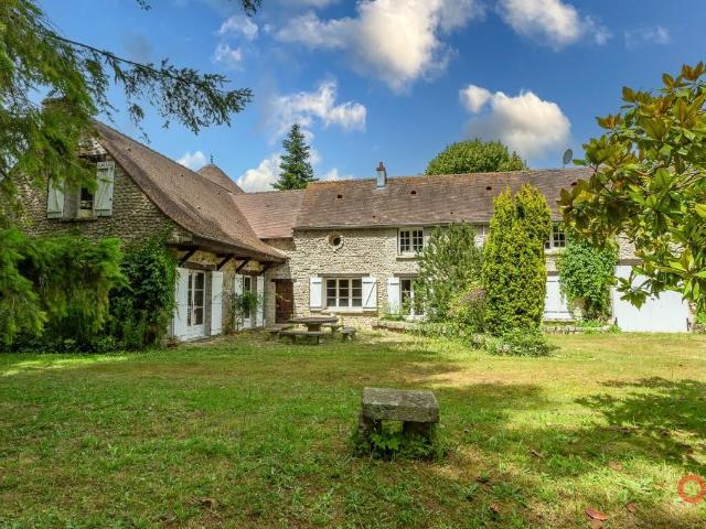 Maison à Vendre, Propriété de caractère avec piscine sur 8000m²