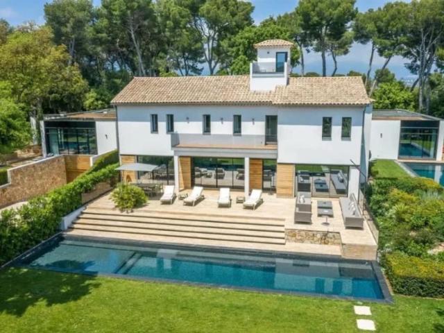 Propriété à vendre Cap d'Antibes, 3 maisons, 8 chambres
