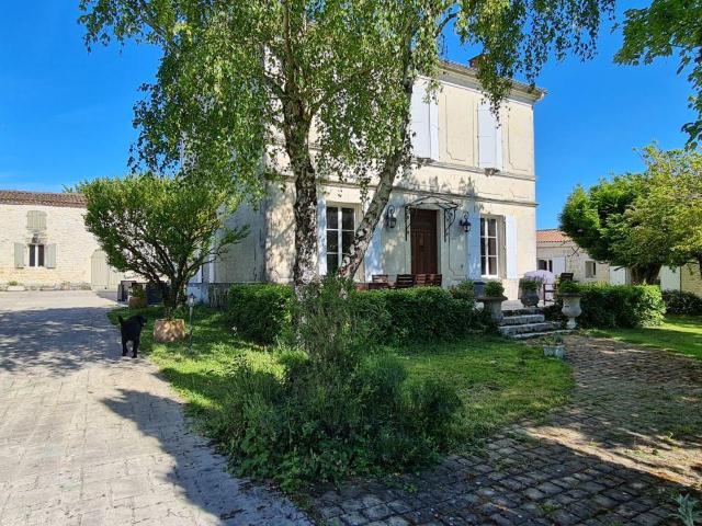 Propriété à vendre à Chaillevette 17890