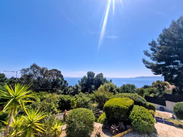 Propriété à vendre à Le Lavandou 83980