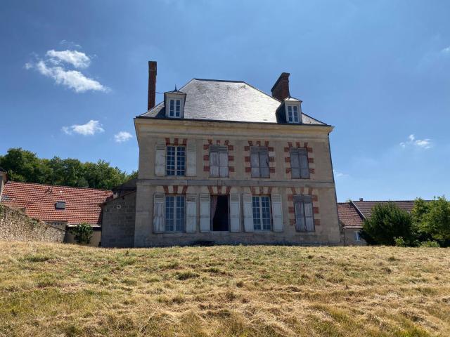 Propriété à vendre à Mareuil le Port 51700