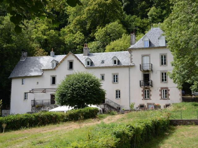 Propriété à vendre à Saint Cirgues de Jordanne 15590
