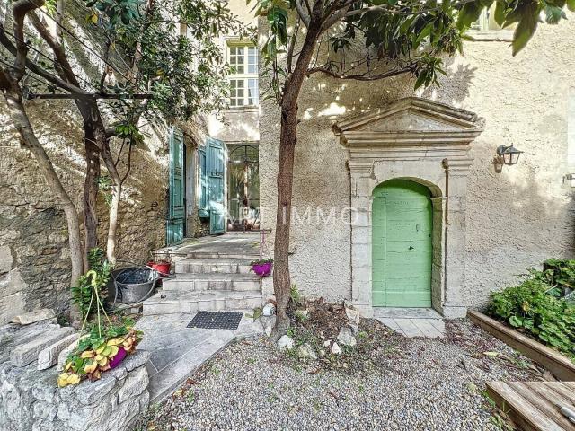 PROPRIÉTÉ À VENDRE AU COEUR DU LUBERON