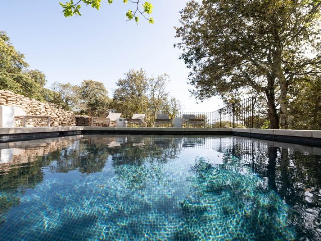 Propriete à vendre: Exceptionnel ensemble de Bories au cœur du Luberon, à Gordes 84 3 suites, piscine