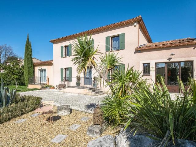 Propriété à vendre proche L’Isle sur la Sorgue Bord de Sor. 197m² L'isle Sur La Sorgue