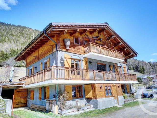 Propriété à potentiel Le Chalet Joli chalet traditionnel en. 275m² Vallorcine