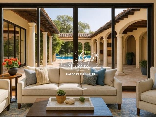 Villa À Rénover Vue Sur Les Collines Avec Patio Et Terrasses. 195m² La Môle