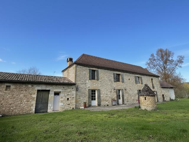 Propriété ancienne avec vue sur la Dordogne, idéale pour mai. 278m² Saint Cyprien
