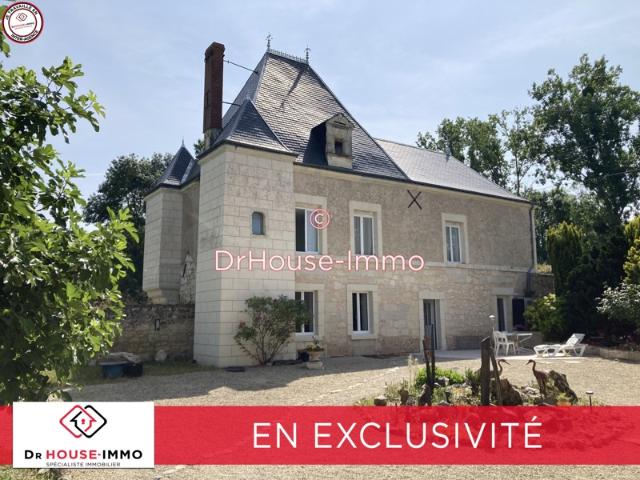 Propriété ancienne en pierre avec dépendances en bord de Loire