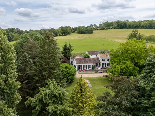 Propriété ancienne sur 6 225m2 de terrain