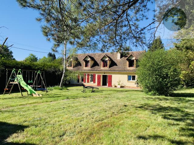 PROPRIETE ANCIENNE RENOVEE SUR PLUS D'UN HECTARE