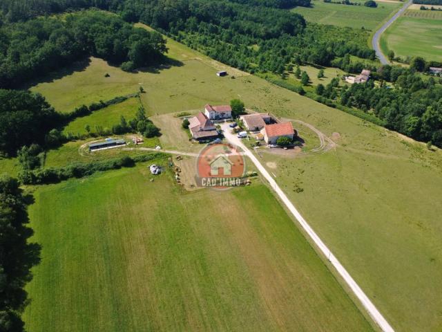 Propriété agricole au milieu de 37hectare proche Bergerac