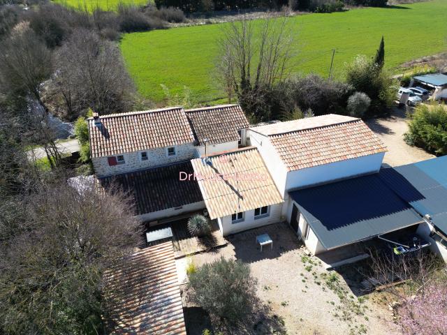 Propriété agricole de charme avec deux habitations sur 8500m2 –