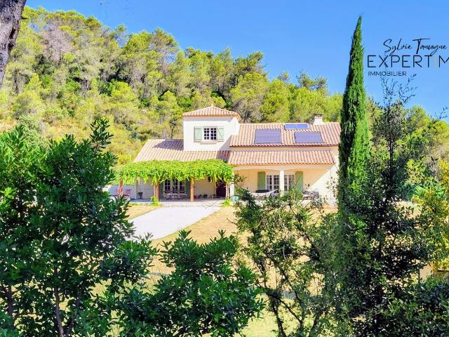 Propriété aux portes de Montpellier sur plus de 8640 m2 de t. 283m² Montarnaud