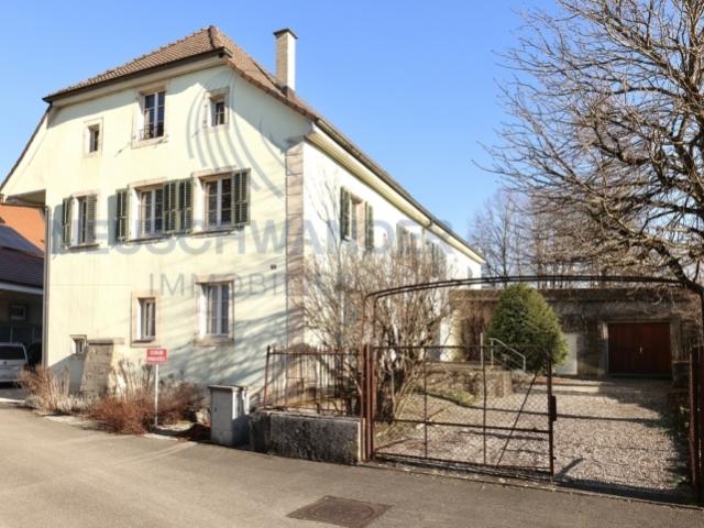 Propriété au coeur de la ville dans un quartier en impasse