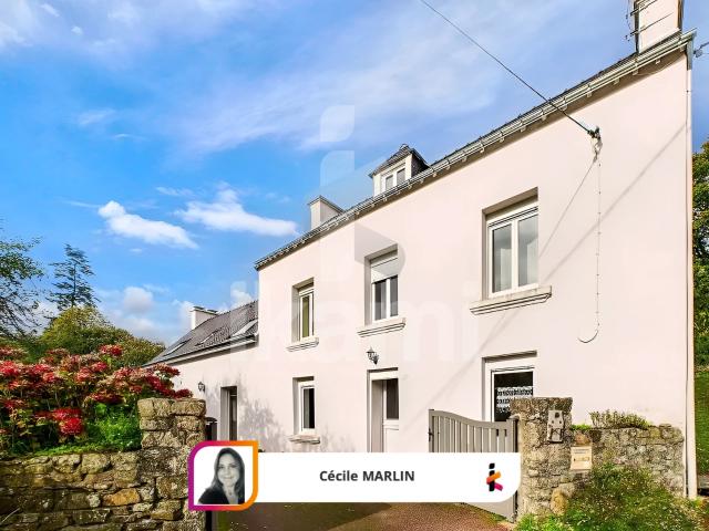 Propriété au calme, 202 m2 sur près d'un hectare de terrain 202m² Querrien