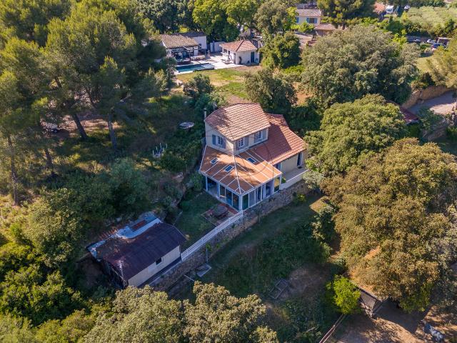 Maison 144 m2 sur 2 642 m2 proche de l'étang de l'olivier