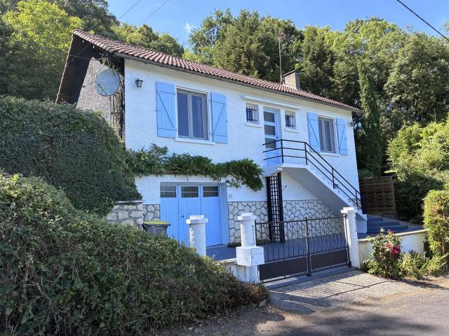 Propriété au bord de la rivière, sans voisins ! 69m² Moussac