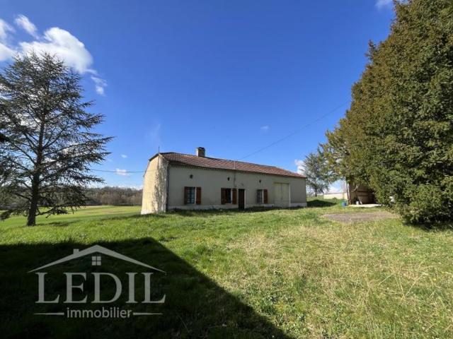 Propriété av garage de 100 m2 et grand terrain