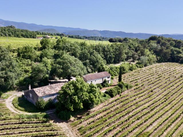 PROPRIÉTÉ AVEC 2 APPARTEMENTS AU COEUR DE LA NATURE