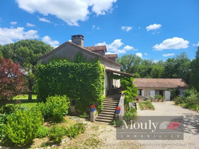 Propriete Avec 3 Gites Tres Proche D'un Des Plus Beaux Villa. 380m² Saint Cirq Lapopie