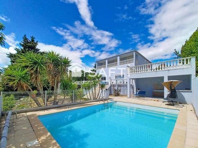 Propriété avec villa de 224 m² + dépendances sur un terrain de 3700 m² 7 chambres, terrasses, piscine, vue panoramique