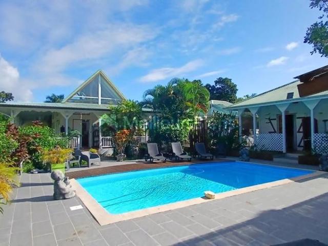 Propriété avec Villa Piscine et 5 gîtes