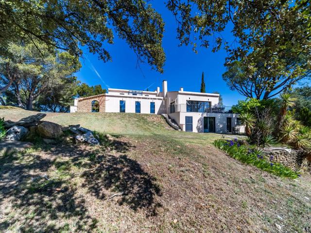 Propriété avec vue dominante au cœur de Châteauneuf du Pape 467m² Châteauneuf du Pape