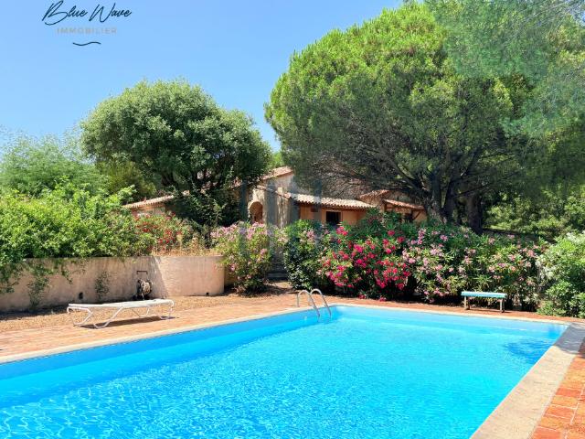Propriété avec vue mer à rénover Quartier Beauvallon, Grimaud