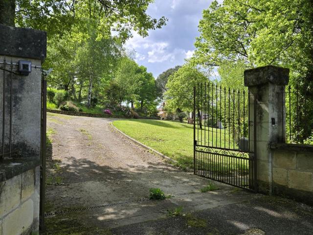 Propriété avec vue sur le village!