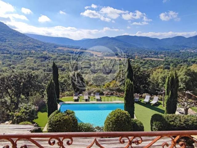 Propriété avec bastide provençale à Plan de la Tour 280m² Le Plan de la Tour