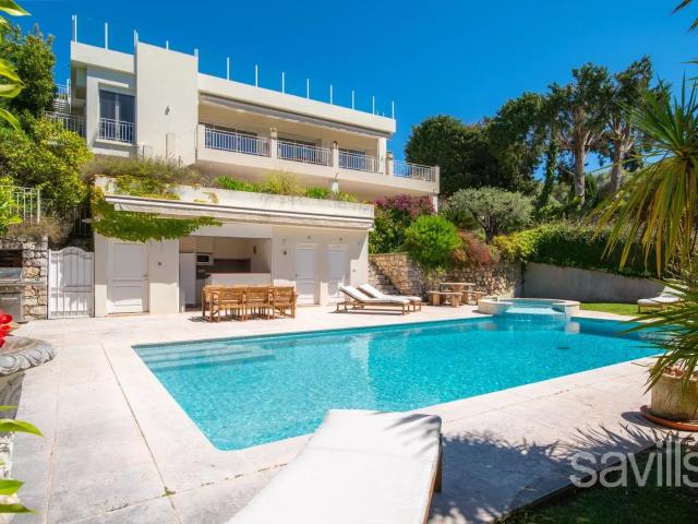 Propriété avec cinq chambres et vue mer