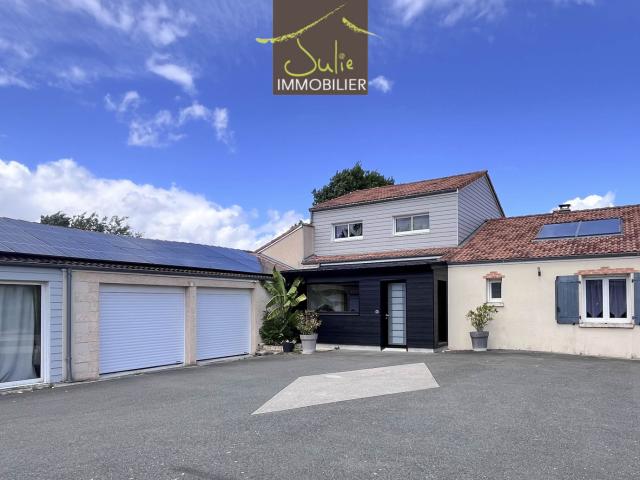 Propriété avec dépendances/piscine dans un parc clos d'env.6170m2