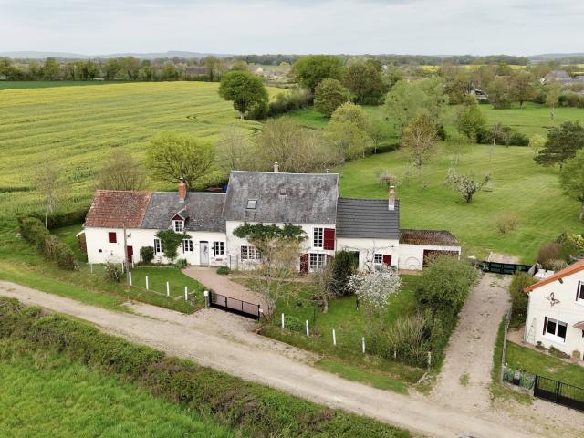Propriété avec deux maisons et un gîte sur 7000m2 de jardin