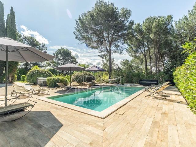 Propriété avec gîtes 470m² Lourmarin
