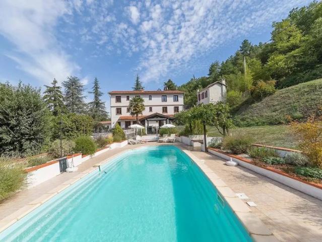 PROPRIETE AVEC GITES ET CHAMBRES D’HOTES SUR 8000M², ENTRE MER ET MONTAGNE