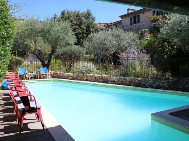 Propriété avec Gîtes et Piscine, Mas du XVIIIe Gard