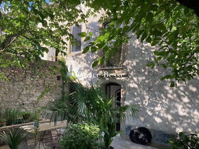Propriété avec jardin