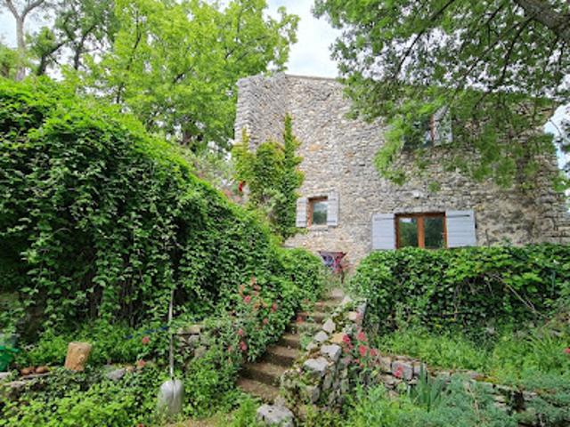 Propriété avec jardin