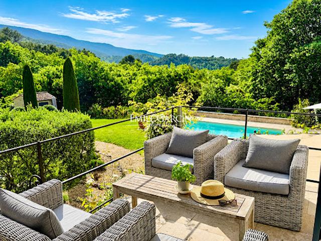 Propriété avec jardin