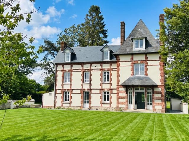 PROPRIETE AVEC MAISON DE MAITRE 7 CHAMBRES TROUVILLE SUR MER