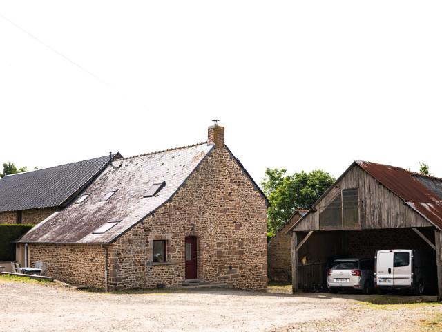 Propriété, avec maison et dépendances, prairie 1ha50