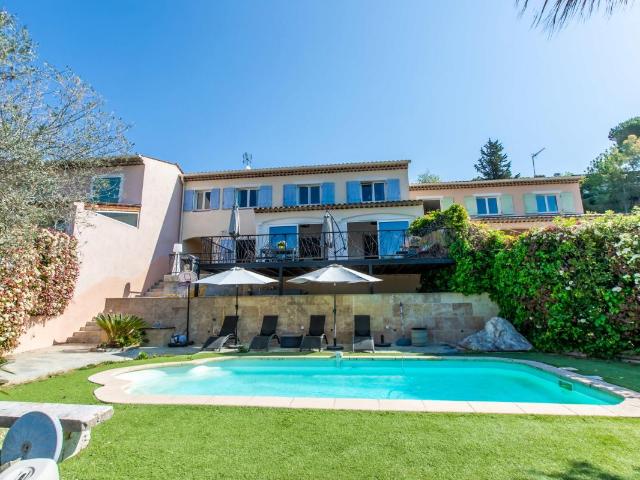 Propriété avec piscine à Saint Paul de Vence